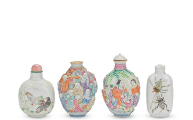 FOUR FAMILLE ROSE SNUFF BOTTLES Qing Dynasty