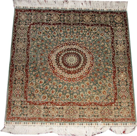 Fine handmade Silk Chinese rug - 107 cm - 95 cm
