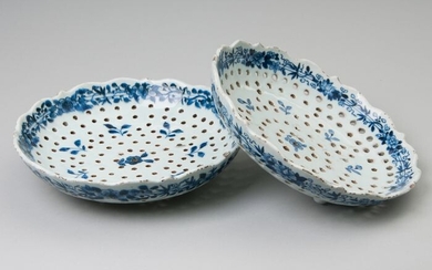 Fruit stainers (2) - Blue and white - Porcelain - Qianlong (1736-1795)