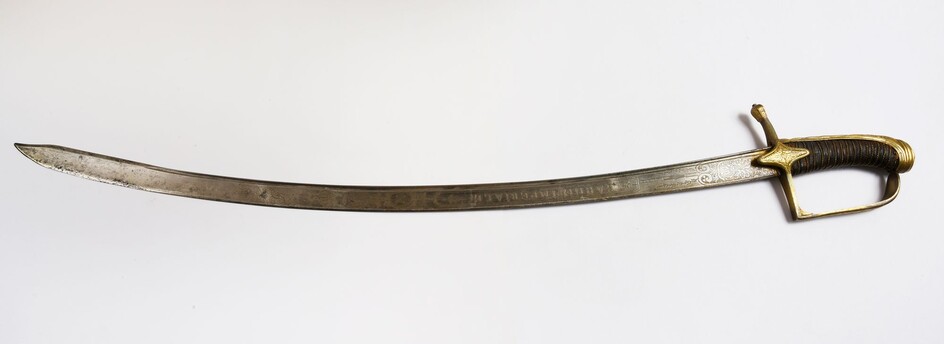 GOOD OFFICER'S SABRE OF THE IMPERIAL GUARD.Blade well engraved on both sides: Chasseur à Pied and Imperial Guard as well as the Imperial Eagle and the crowned N. Some wear on the tip of the blade and watermark not original.Good condition.