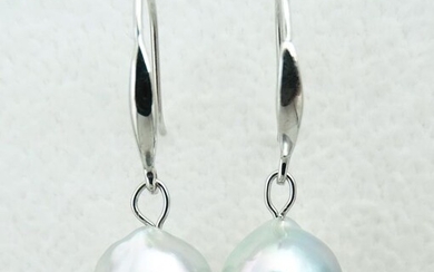HS Jewellery - Akoya Pearls, Natural Blue, Baroque 9.28 X 10.3mm and 9.6 X 10.28mm - 18 kt. White gold - Earrings