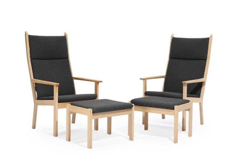 NOT SOLD. Hans J. Wegner: "GE 284A". A pair of oak high-backed easy chairs with...