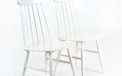ILMARI TAPIOVAARA. A pair of pedestal chairs, painted white, “Fanett”, Edsbyverk, 1950/60s.
