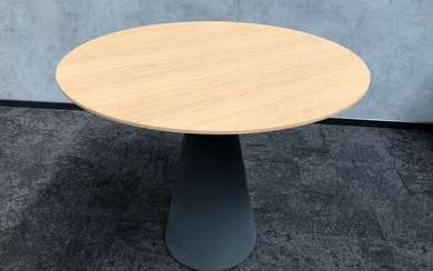 Jonathan Prestwich - Inclass - Dining table