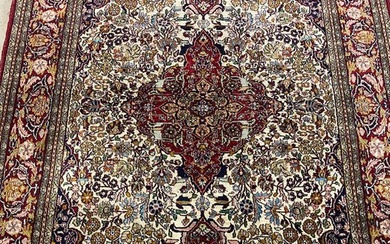 Keshan - Carpet - 174 cm - 118 cm