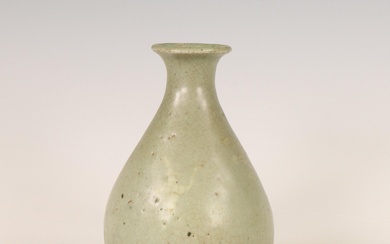 Korea, celadon-glazed vase, late Goryo/ early Joseon dynasty, 14th-15th century