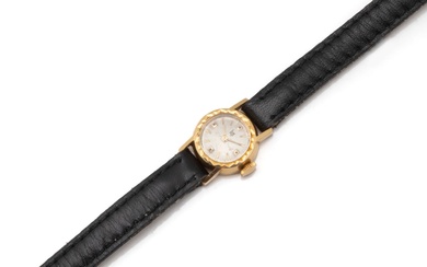 LIP Montre bracelet de dame en or 750 millièmes, cadran rond ivoire taché avec index...
