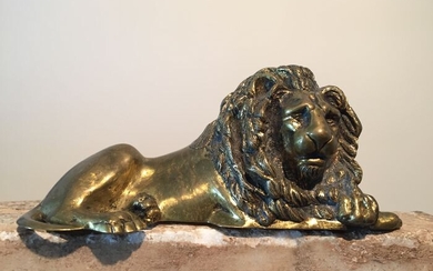 Lion, Sculpture - Neoclassical Style - Bronze (gilt) - Early 20th century