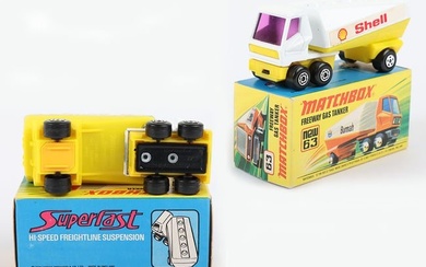 Matchbox Lesney Superfast MB-63 Freeway Gas Tanker, variation with rarer YELLOW plastic Trailer base