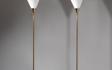 Max INGRAND 1908-1969Paire de lampadaires mod. 2003 - circa 1960Base en verre cerclé de laiton,...