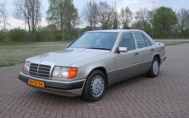Mercedes-Benz - W124 300 E - NO RESERVE - 1989