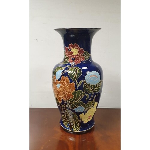 Modern Chinese Porcelain Vase