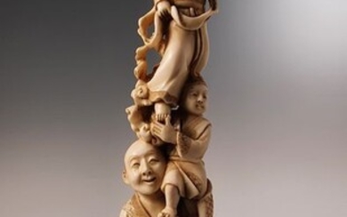Okimono (1) - Elephant ivory - Japan - Meiji period (1868-1912)
