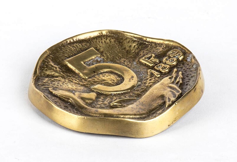 Pocket emptier shaped like 5 lire Golden metal, d. 11...