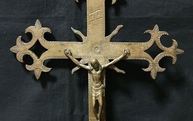Processional cross with Corpus Christi of the XVI- Northern Italy - Bronze - Mid 18th century