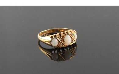 Property of a lady - an early 20th century 18ct yellow gold ...
