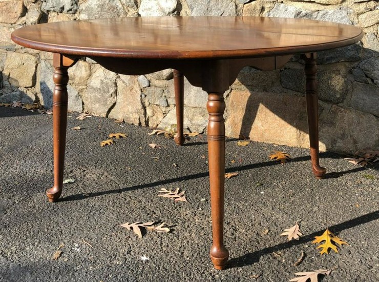 Queen Anne Country Aproned Dining Table