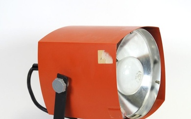 RAAK. Lampe en métal chromé et laqué orange. Étiquette à l'intérieur. 22 x 15 x...