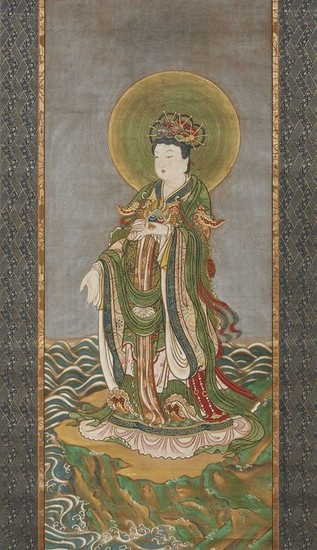 The image depicts the Buddhist goddess of good fortune and beauty Kichijoten (Sanskrite: Laksmi), holding three wish-fulfilling pearls (mani) in one hand, and her other hand in a gesture of giving. 
