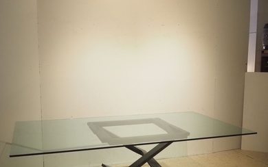 Roche Bobois provenance : Table haute vers 1980, plateau rectangulaire, posé sur un pied en...