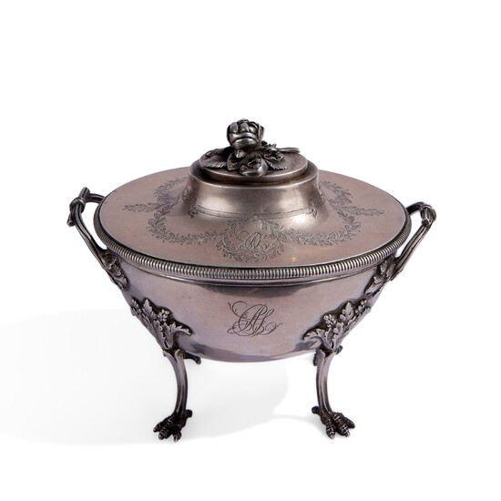 Sugar bowl in cast and chiselled silver, Paris 1787