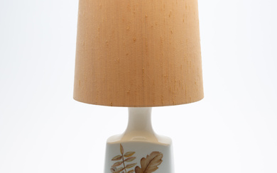 TABLE LAMP, porcelain with screen.