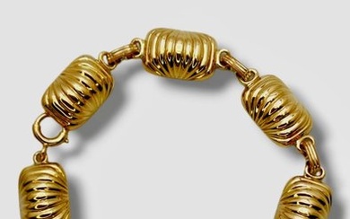 Tiffany & Co. - Bracelet Yellow gold, Tiffany & Co Vintage Shell Link 18K Gold Bracelet Circa 1960