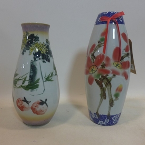 Two Chinese vases with floral decoration, H.38cm H.34cm