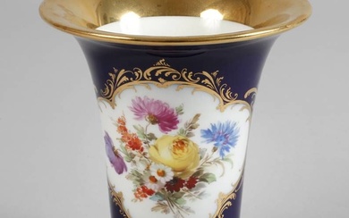 Vase trompette "Amsterdamer Art" de Meissen Marque d'épée à pommeau bleu sous verre 1860-1924, 1er...
