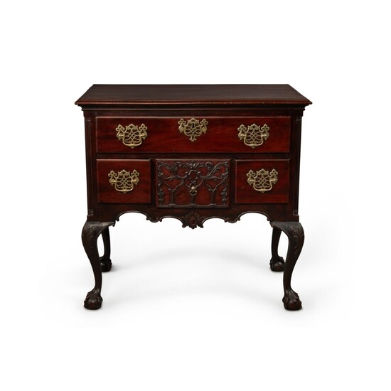 Very Rare Chippendale Carved and Figured Mahogany Dressing Table, Case attributed to Thomas Tufft (1740-1788), Carving attributed to John Pollard (1740-1787), Philadelphia, Pennsylvania, Circa 1765