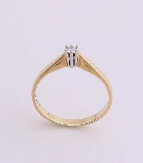 Yellow gold solitaire ring, 585/000, with diamond. A