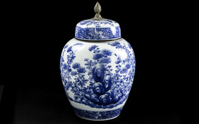 antique Chinese vase with its glued lid