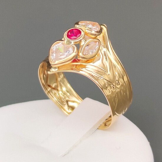 18 kt yellow gold 18 kt ring with zircons