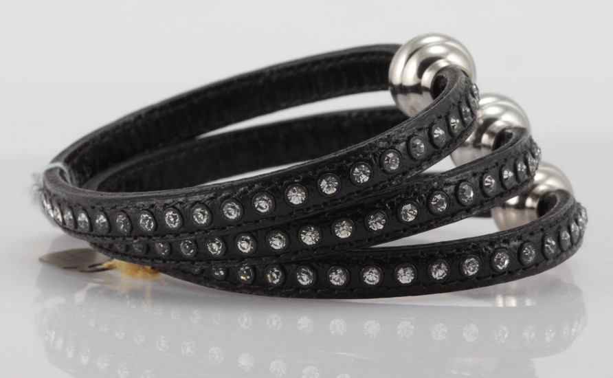 3 Bracelets Arezzo black leather with zirconia