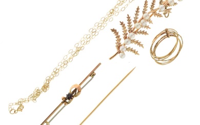 9ct gold fern leaf bar brooch set ten freshwater pearls