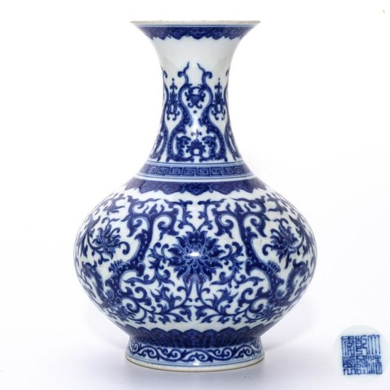 A Blue and White Decorated Vase, QIanlong Period