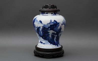 A CHINESE BLUE AND WHITE 'LANDSCAPE' VASE 清康熙 青花山水圖紋瓶