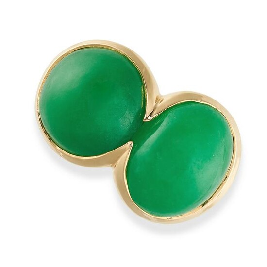 A JADEITE DRESS RING set with two graduated oval