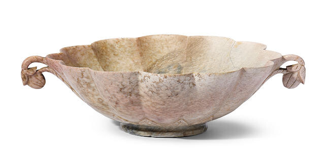 A MUGHAL-STYLE CALCIFIED JADE FLORAL BOWL