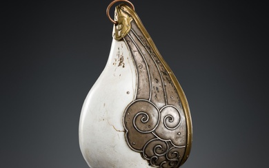 A RITUAL CONCH SHELL TRUMPET WITH SILVER, BRONZE AND COPPER MOUNTS, 18TH-19TH CENTURY
