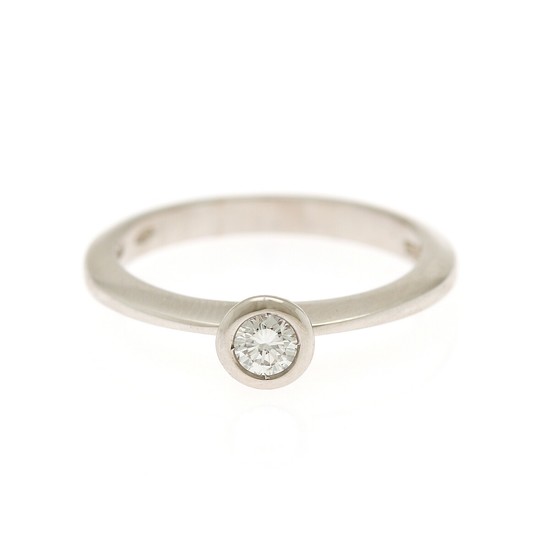 A diamond solitaire ring set with a brilliant-cut diamond, app. 0.15 ct., mounted in 18k white gold. Size 53.