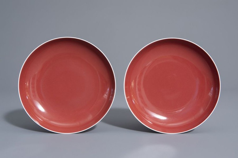 A pair of Chinese monochrome red plates, Qianlong...
