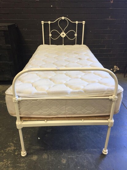 Antique Style Single Bed with Mattress (H:110 x W:78 x L:192cm)