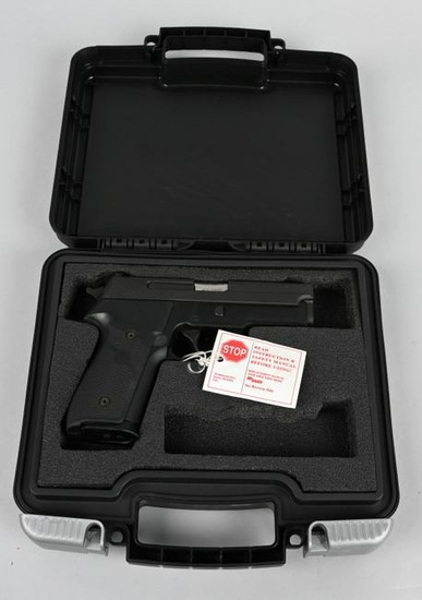 BOXED SIG SAUER P229 40 CAL PISTOL