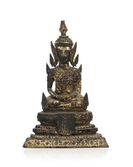 Bouddha assis en bronze laqué et doré, Thaïlande, Rattanakosin, sur un piédestal à degrés, les mains adoptant la dhyana mudra, rehauts