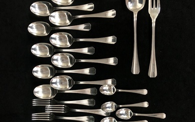 CHRISTOFLE, Maison, ménagère complète en métal argenté : 12 fourchettes, 12 cuillères, 12 petites cuillères,...