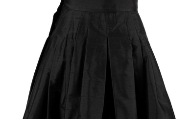 Chanel - Abbigliamento Trouser-Skirt Black shantung silk pleated trouser-skirt, metal gilt details, size 38 french