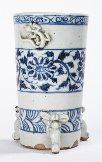 Chinese Blue and White Lotus Flower Pot