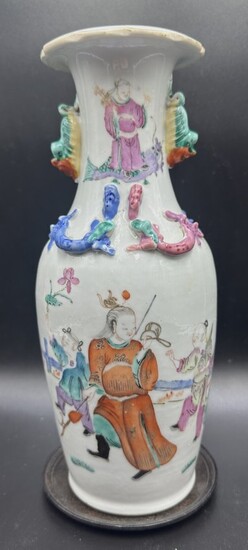 Chinese porc vase with parade