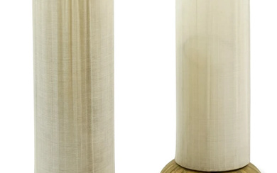 Coppia di lampade vintage, XX secolo, basi lavorate a foggia di petali in metallo dorato, cm h 52, (difetti)